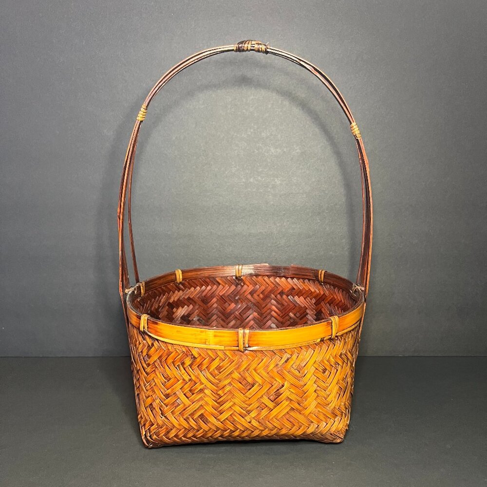 Vintage Boho Bohemian Brown Woven Wicker Bamboo Basket w/ Handle 12.5 x 8.5"
